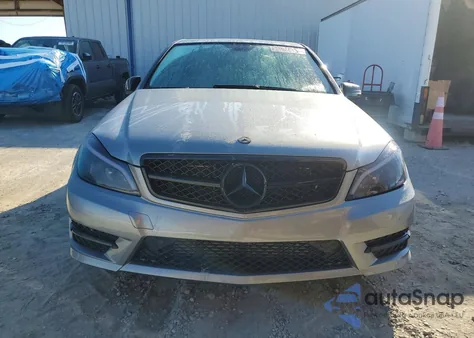 2013 Mercedes-Benz C 250 from USA, damaged, VIN WDDGF4HBXDA787202